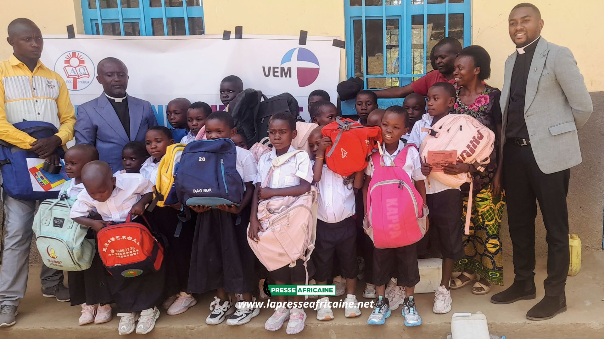 Idjwi: la communauté 3ème CBCA appuie en fournitures scolaires 45 écoliers pygmées 