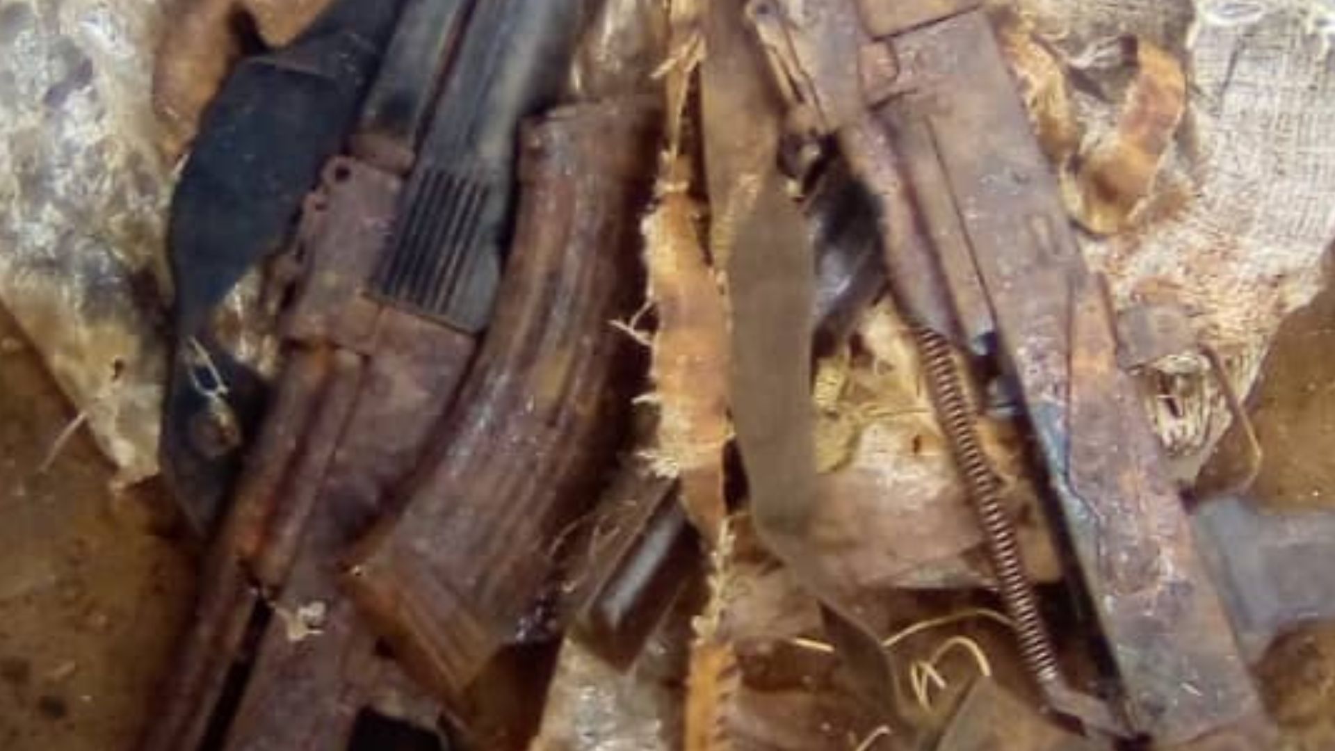 Uvira : deux armes et d’autres minutions sont ramassé dans un champ à Kalundu