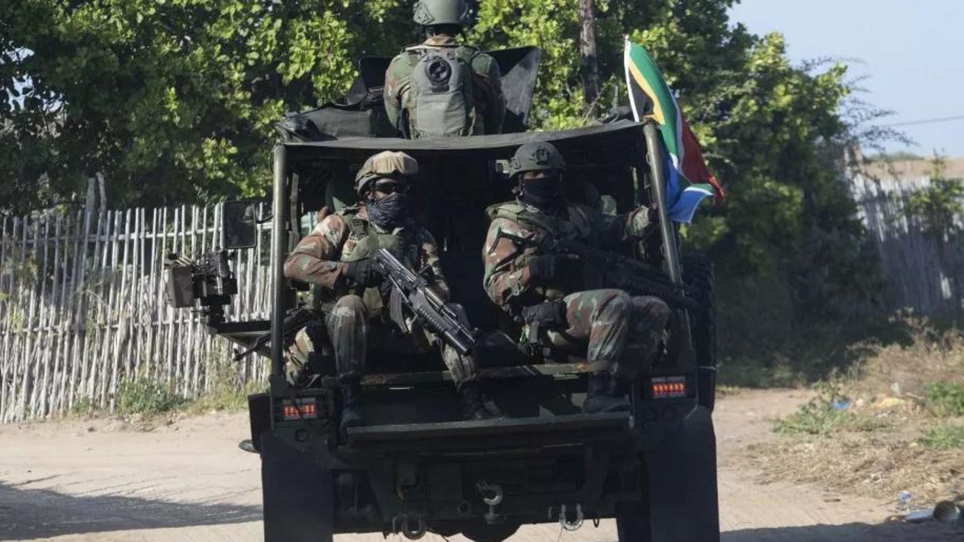 M23 : les blindés de la SADC, la cible de 2 bombes larguées par les terroristes