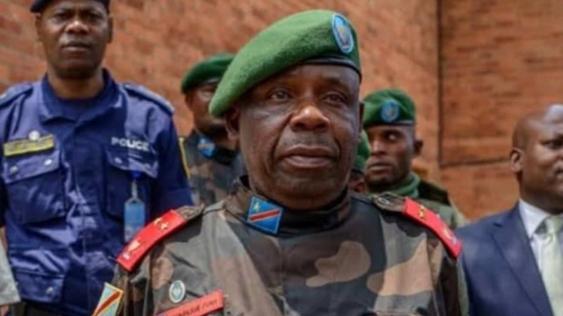Sud-Kivu : le Gouverneur militaire du Nord-Kivu soutien les enfants vulnérables de Nyangezi
