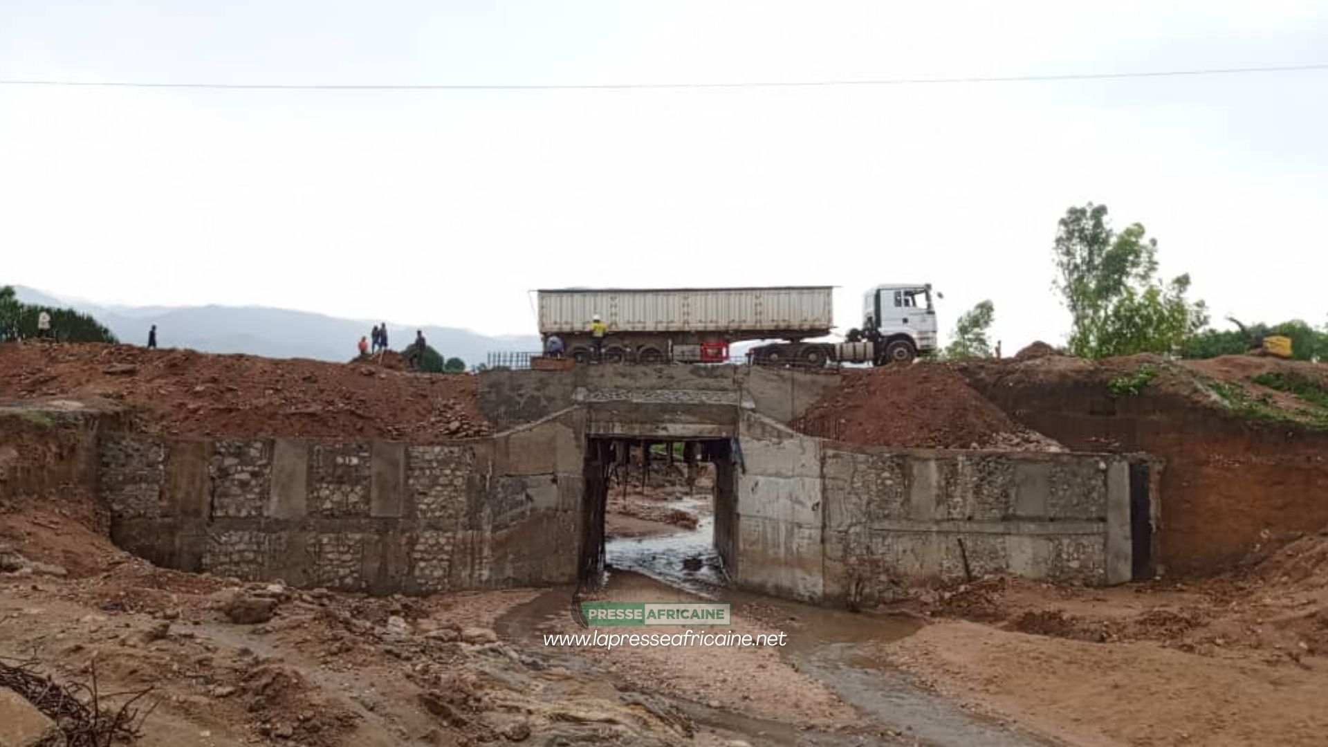 Uvira : reprise du trafic sur le nouveau pont de Kavuguvugu sur la RN5