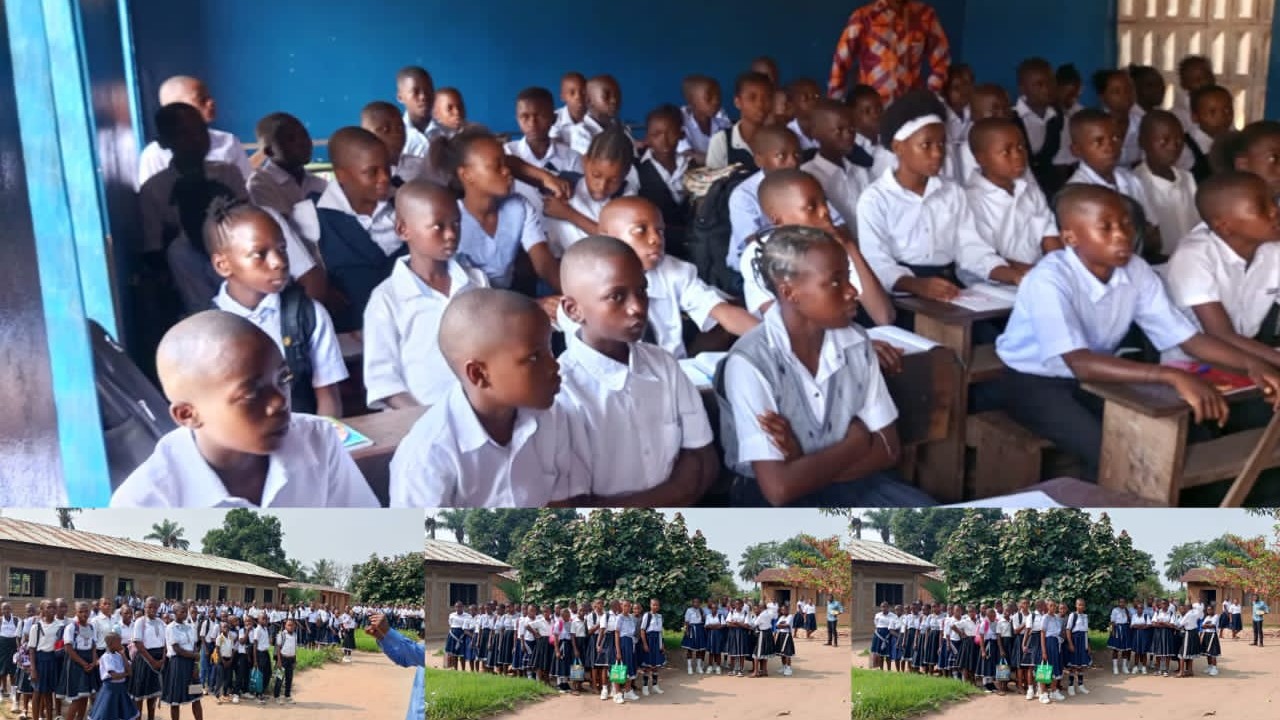 RDC – Kasaï : rentrée scolaire effective à Mweka, les élèves en bleu-blanc reprennent le chemin de l’école