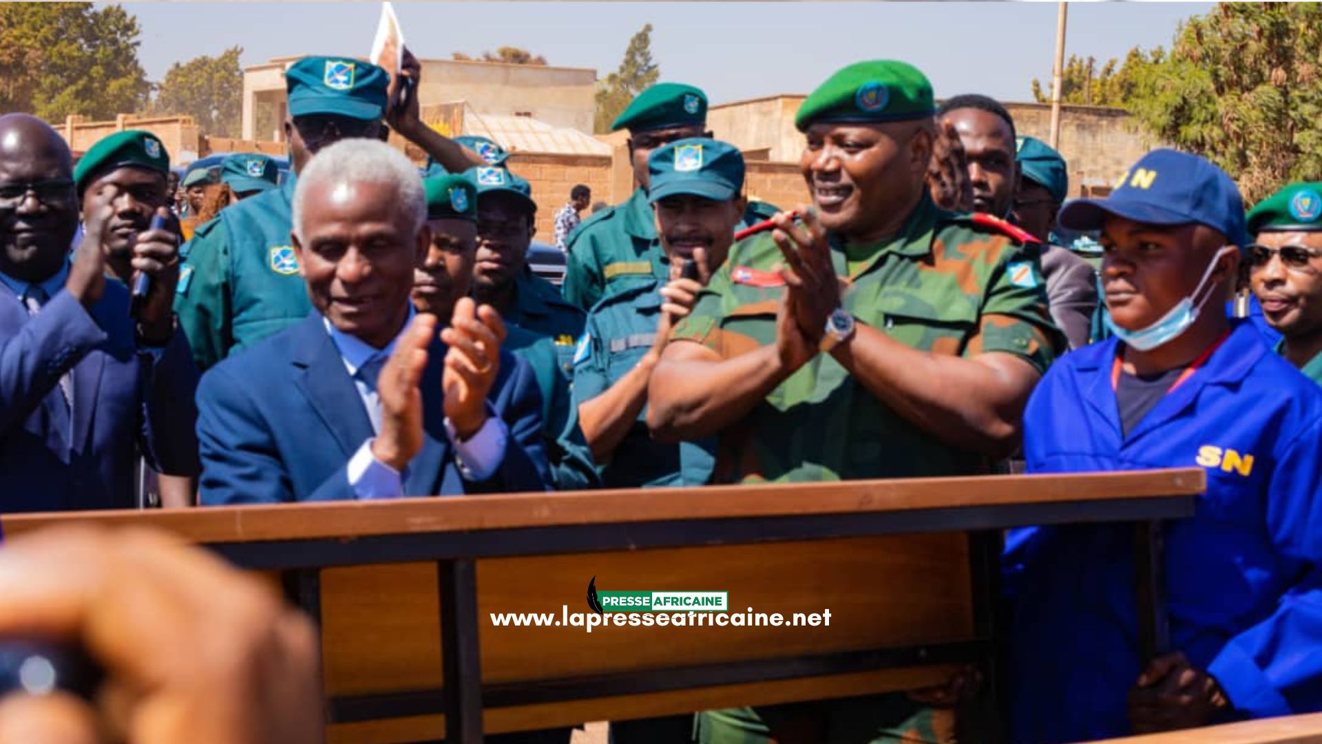 Haut-Katanga : Le Service National fait don de 1000 pupitres à l'Université de Lubumbashi 