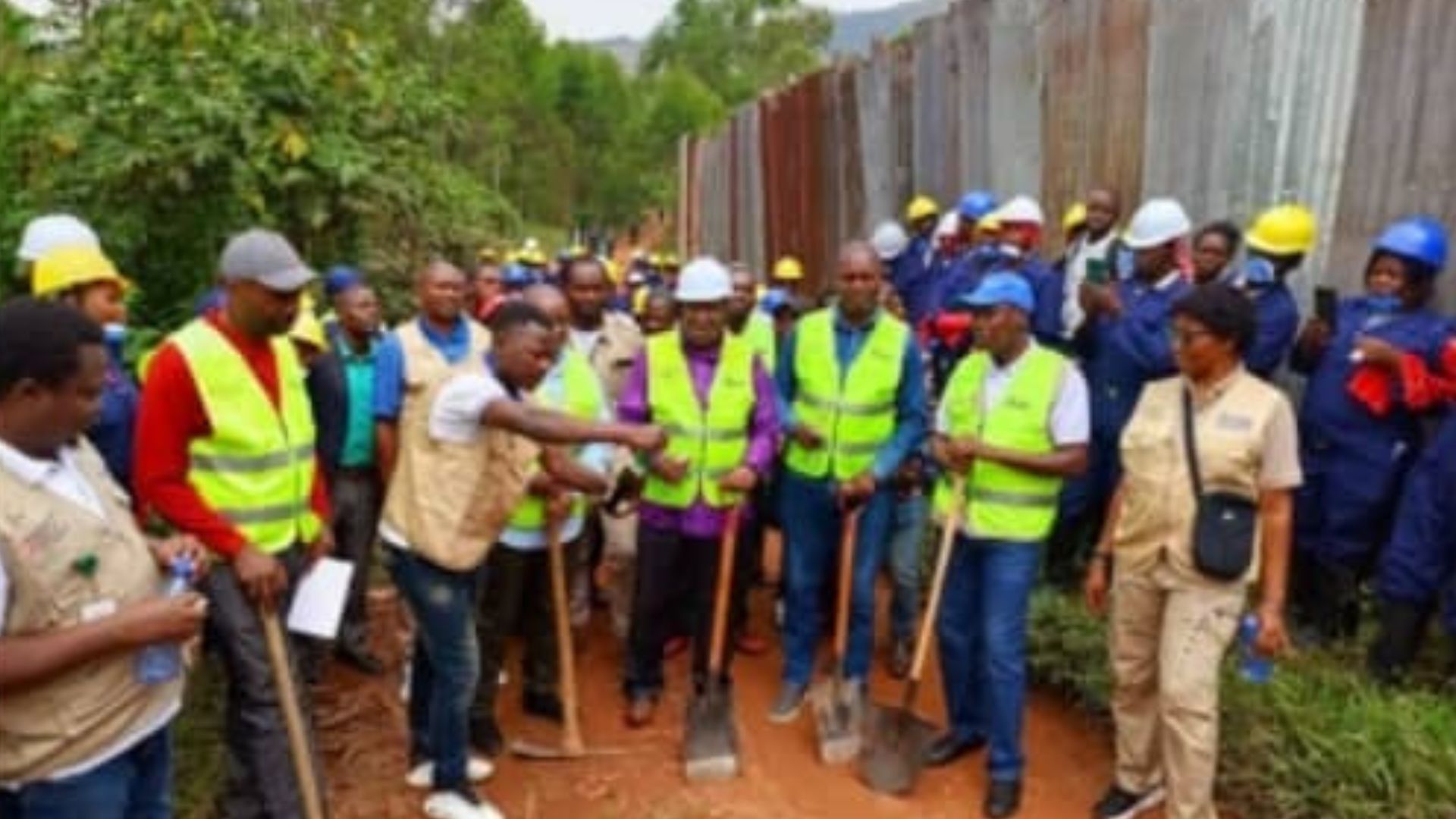 Nyangezi : aménagement du tronçon routier NYANGEZI-KANDEKERE par le Guichet d'économie locale (GEL)