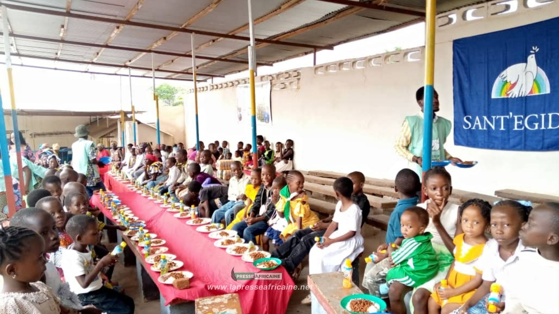 Repas de Noël pour les plus démunis : une tradition de la communauté de Saint'Egidio à Uvira