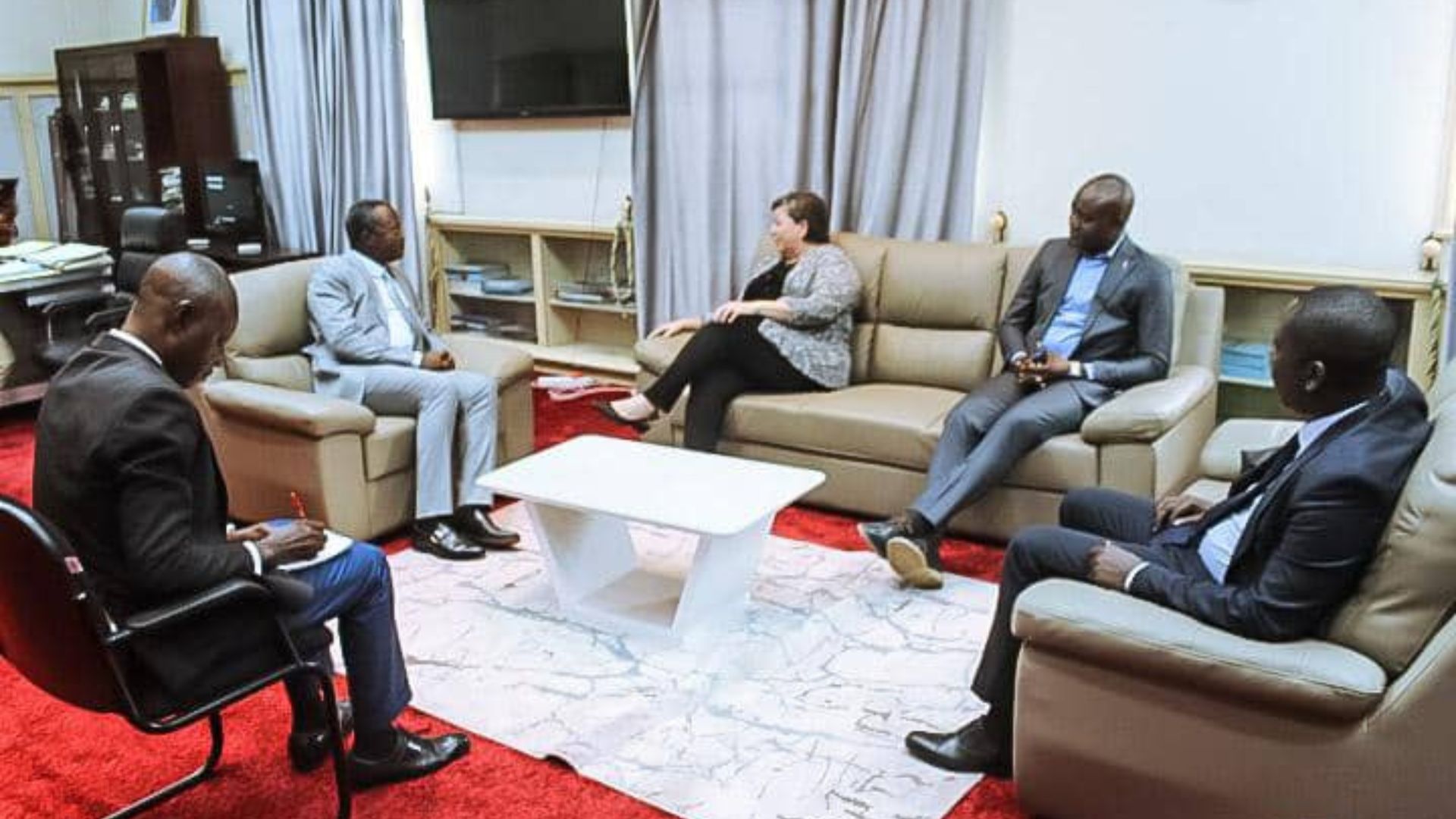 Kasaï central : l'ambassadrice canadienne en rdc séjourne à Kananga depuis le début de la semaine